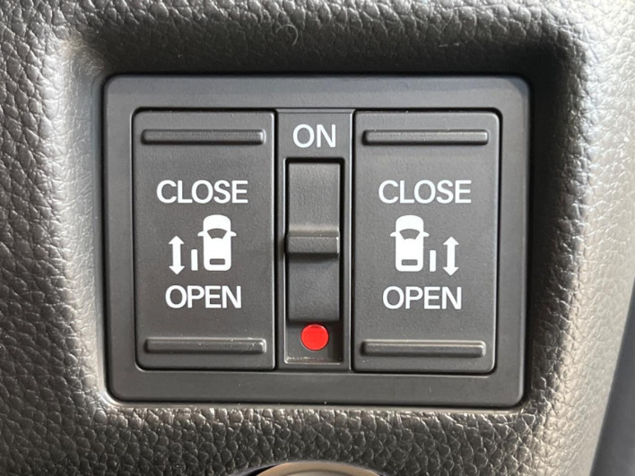 2018 Honda N-BOX CUSTOM DBA-JF3 (UW-69faaf735071d)[27]