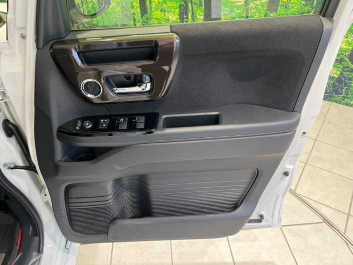 2018 Honda N-BOX CUSTOM DBA-JF3 (UW-69faaf735071d)[25]