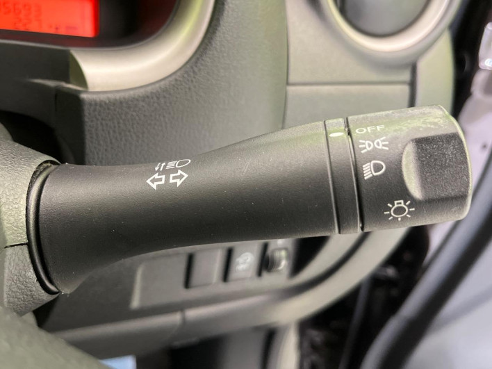 2013 Nissan March DBA-K13 (UW-69faaf829ae3d)[17]