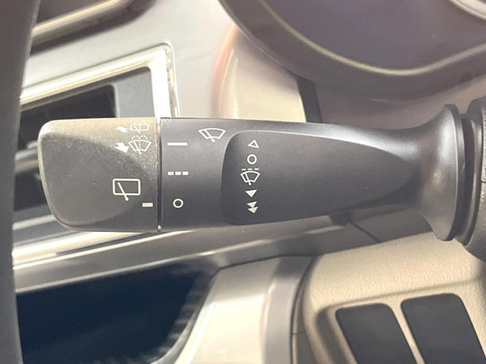 2016 Daihatsu Cast DBA-LA250S (UW-69faaf8ce06c9)[26]