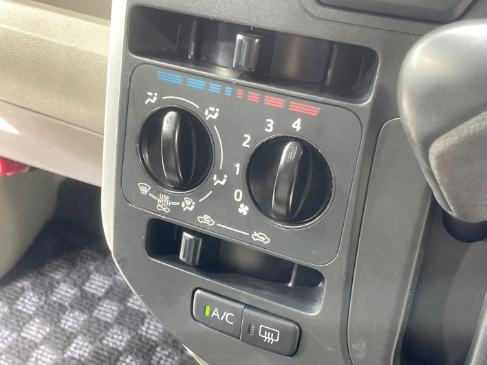 2013 Daihatsu Tanto DBA-LA600S (UW-69faaf93338e4)[18]