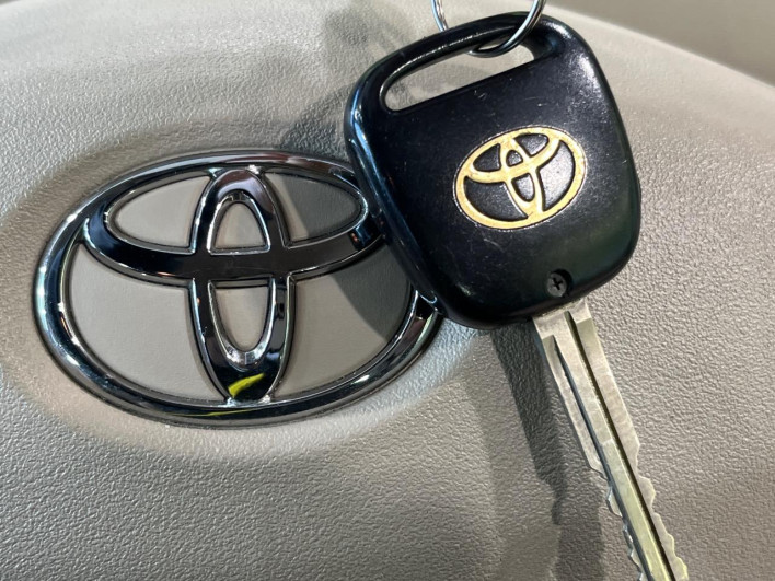 2012 Toyota Sienta DBA-NCP81G (UW-69faafc832416)[23]