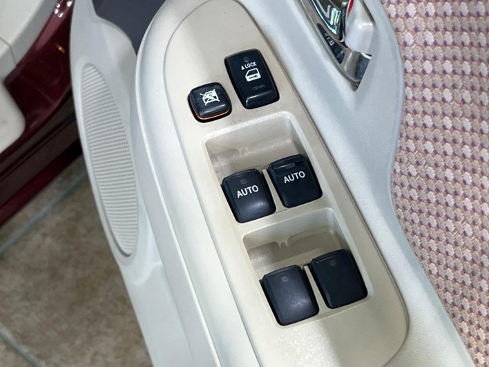 2012 Toyota Sienta DBA-NCP81G (UW-69faafc832416)[12]
