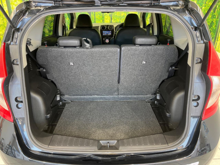 2013 Nissan Note DBA-NE12 (UW-69faafc9371ef)[19]
