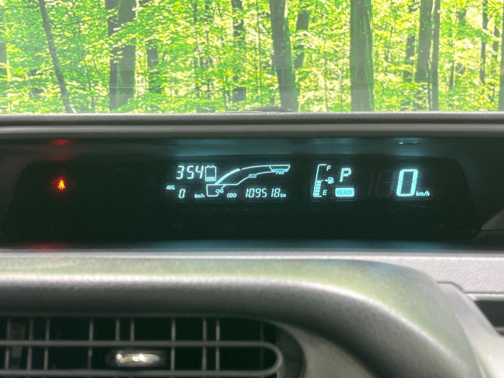 2014 Toyota Aqua DAA-NHP10 (UW-69faafc9a439a)[19]