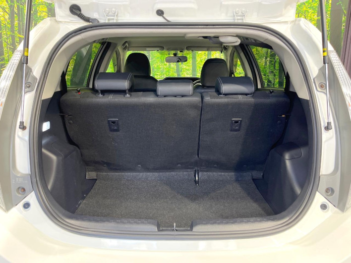 2014 Toyota Aqua DAA-NHP10 (UW-69faafc9a439a)[15]