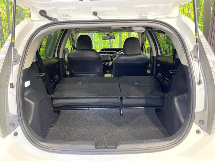 2014 Toyota Aqua DAA-NHP10 (UW-69faafc9a439a)[16]