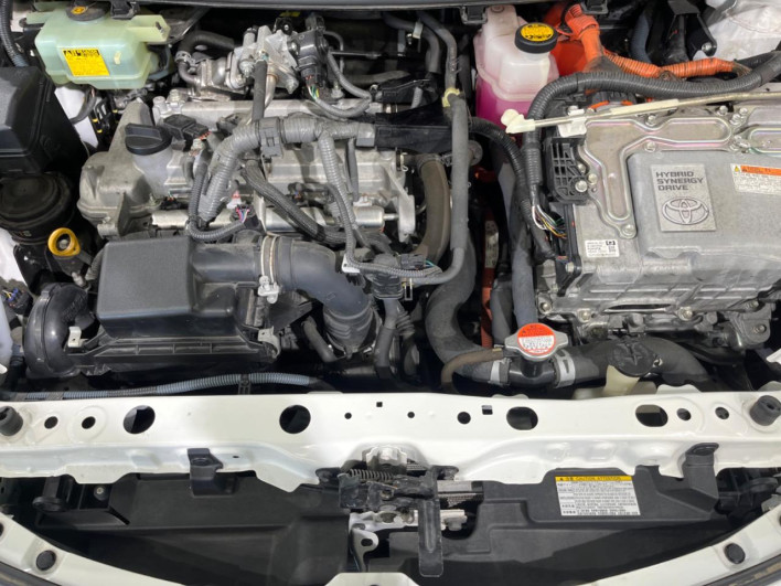 2016 Toyota Aqua DAA-NHP10 (UW-69faafcb1aea3)[6]