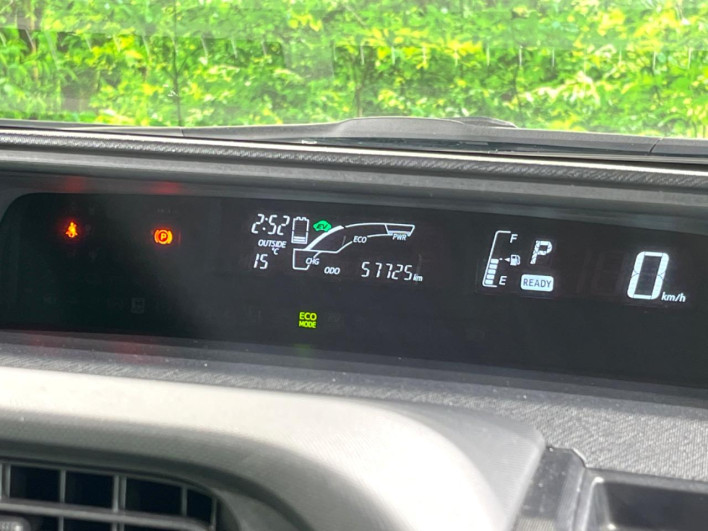 2016 Toyota Aqua DAA-NHP10 (UW-69faafcb1aea3)[15]