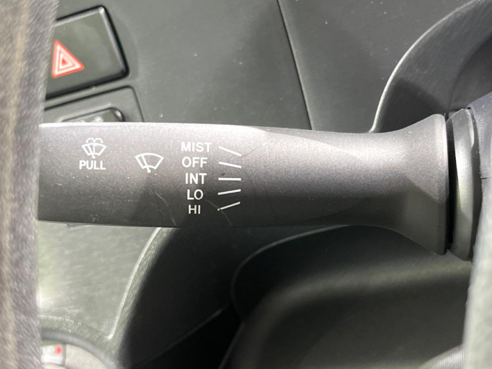 2016 Toyota Aqua DAA-NHP10 (UW-69faafcb1aea3)[14]