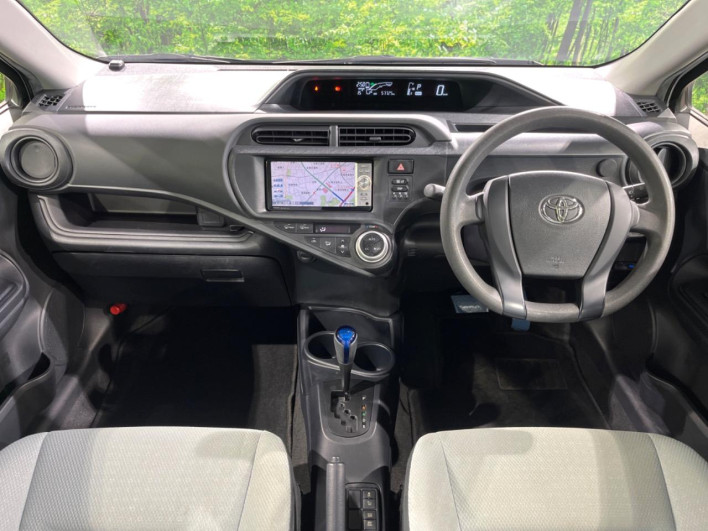 2016 Toyota Aqua DAA-NHP10 (UW-69faafcb1aea3)[7]