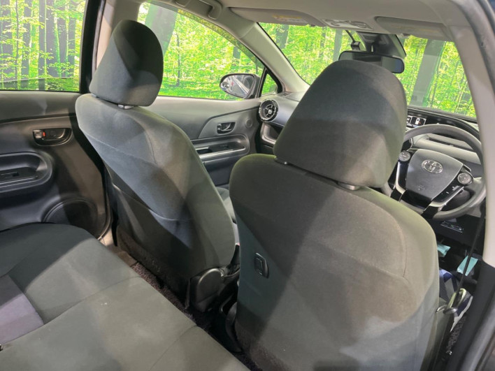 2017 Toyota Aqua DAA-NHP10 (UW-69faafcb804b9)[28]