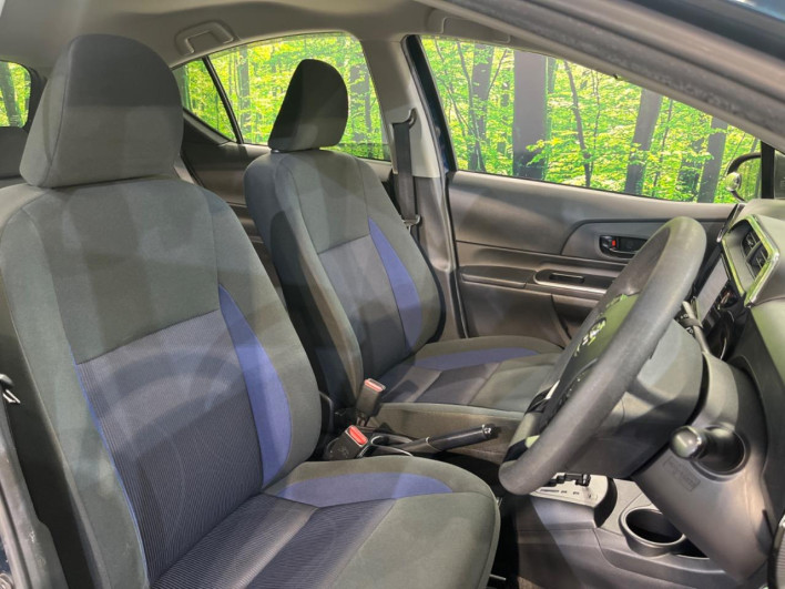 2017 Toyota Aqua DAA-NHP10 (UW-69faafcb804b9)[13]