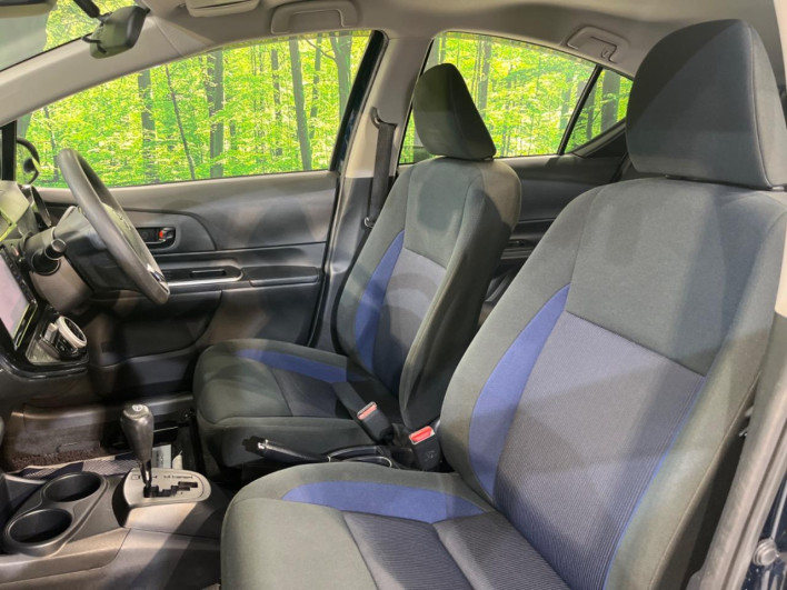 2017 Toyota Aqua DAA-NHP10 (UW-69faafcb804b9)[16]