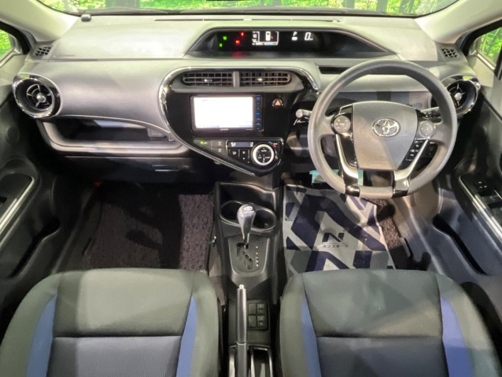 2017 Toyota Aqua DAA-NHP10 (UW-69faafcb804b9)[26]
