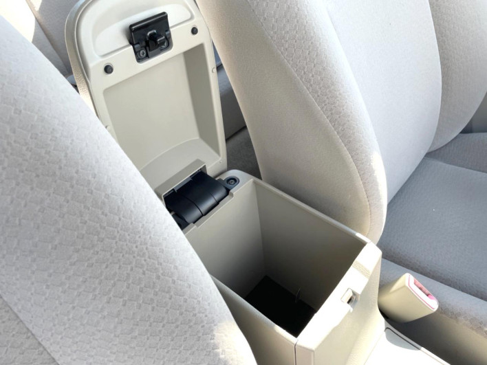 2009 Toyota Corolla Axio DBA-NZE141 (UW-69faafd283612)[27]