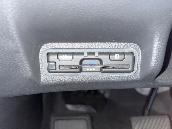 2021 Honda VEZEL 6AA-RV5 (UW-69faafd79570f)[19]