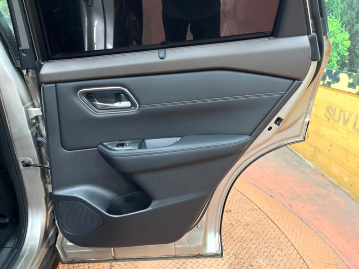 2023 Nissan X-Trail 6AA-SNT33 (UW-69faafe1172df)[19]