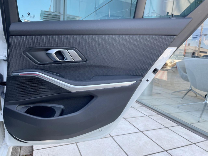 2020 BMW 3 Series 3DA-5V20 (UW-69faafe94f8e5)[29]
