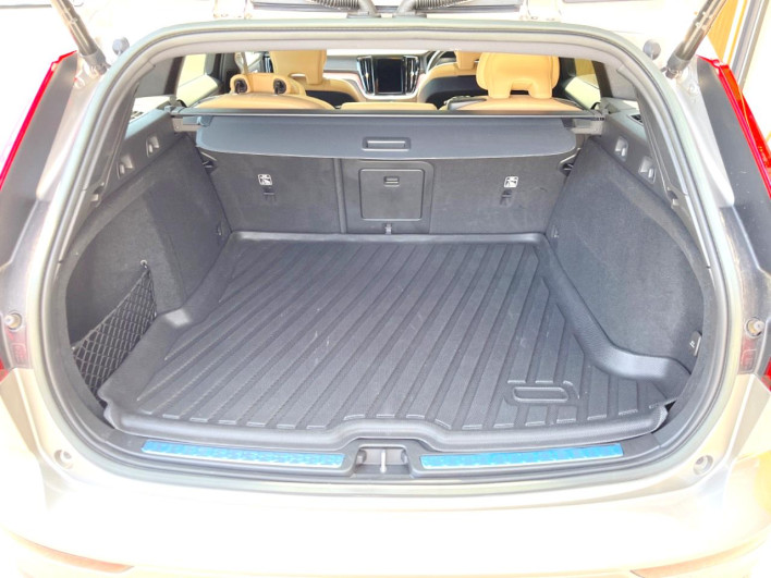 2022 Volvo V60 5LA-ZB420P2 (UW-69faafed2f26a)[10]