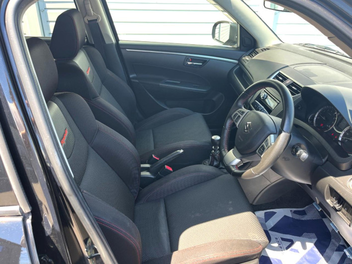 2015 Suzuki Swift Sport CBA-ZC32S (UW-69faafede816b)[11]