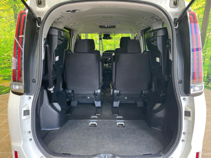 2018 Toyota Noah DBA-ZRR80G (UW-69faaff28ccff)[26]
