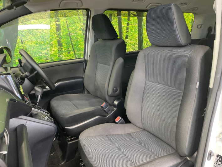 2018 Toyota Noah DBA-ZRR80G (UW-69faaff28ccff)[10]
