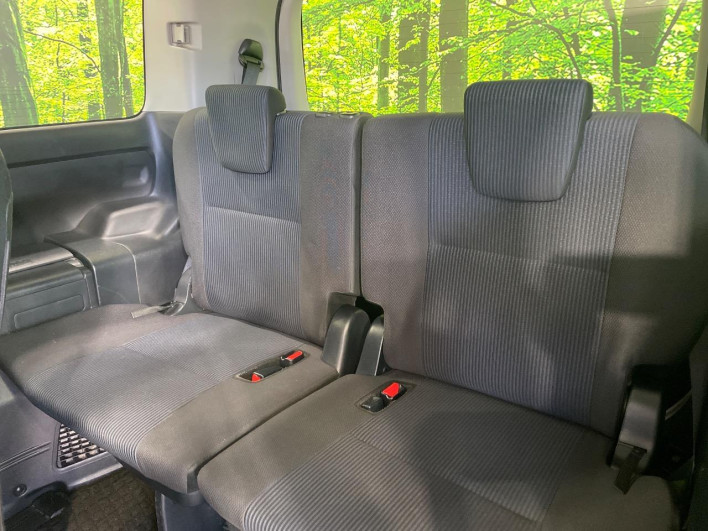 2018 Toyota Noah DBA-ZRR80G (UW-69faaff28ccff)[12]
