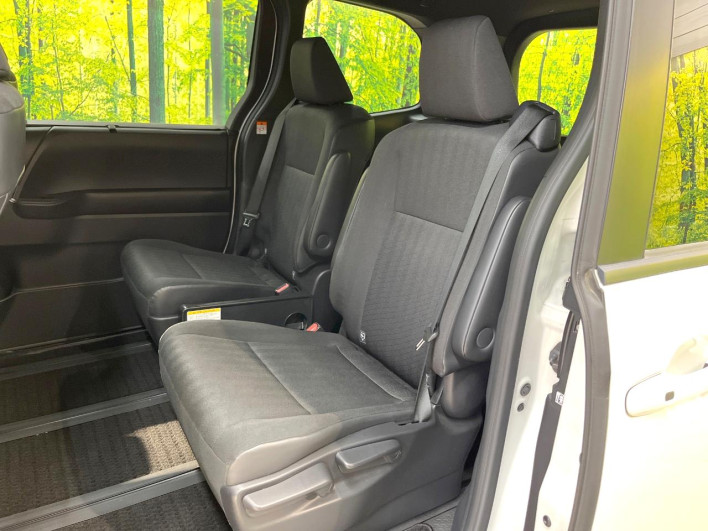 2022 Toyota Noah 6AA-ZWR90W (UW-69fab0018624c)[10]