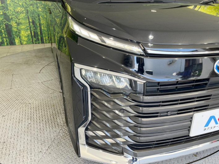 2023 Toyota Voxy 6AA-ZWR90W (UW-69fab00210c67)[14]