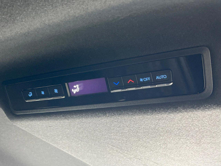2023 Toyota Voxy 6AA-ZWR90W (UW-69fab00210c67)[27]