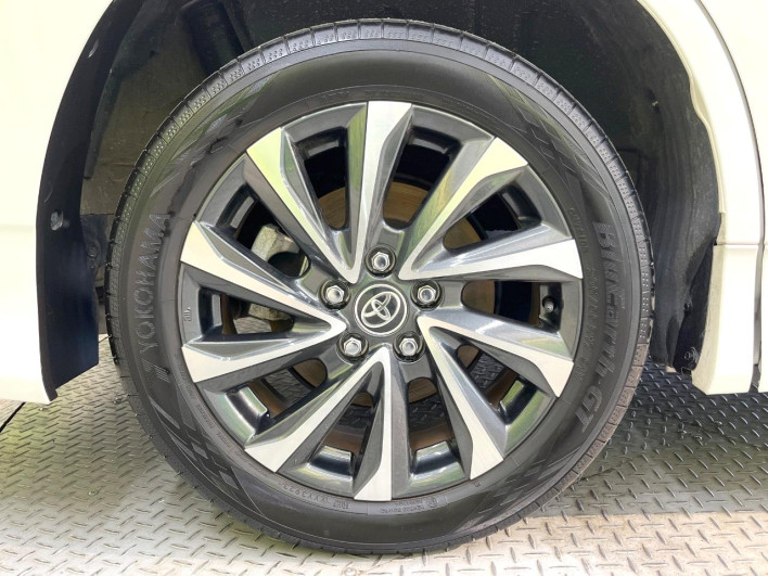 2023 Toyota Voxy 6AA-ZWR90W (UW-69fab0026bbe4)[13]