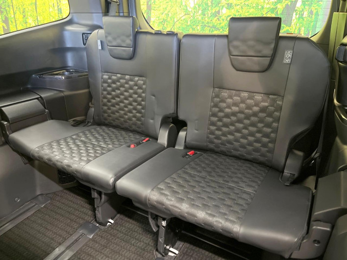 2023 Toyota Voxy 6AA-ZWR90W (UW-69fab0026bbe4)[11]