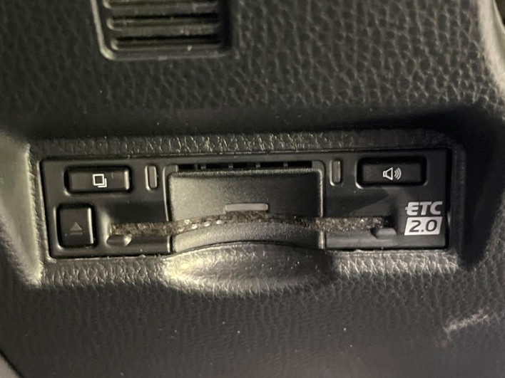 2023 Toyota Voxy 6AA-ZWR90W (UW-69fab0026bbe4)[16]