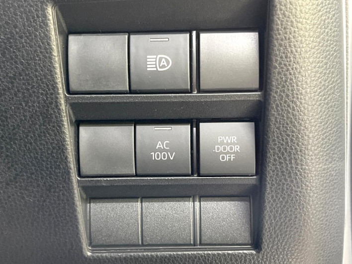 2023 Toyota Voxy 6AA-ZWR90W (UW-69fab0026bbe4)[15]