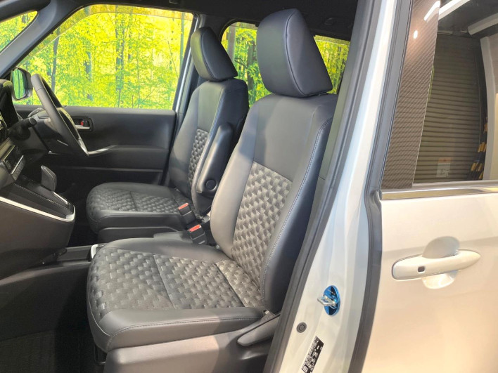 2023 Toyota Voxy 6AA-ZWR90W (UW-69fab0026bbe4)[9]