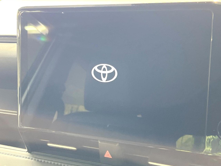 2023 Toyota Voxy 6AA-ZWR90W (UW-69fab0026bbe4)[17]