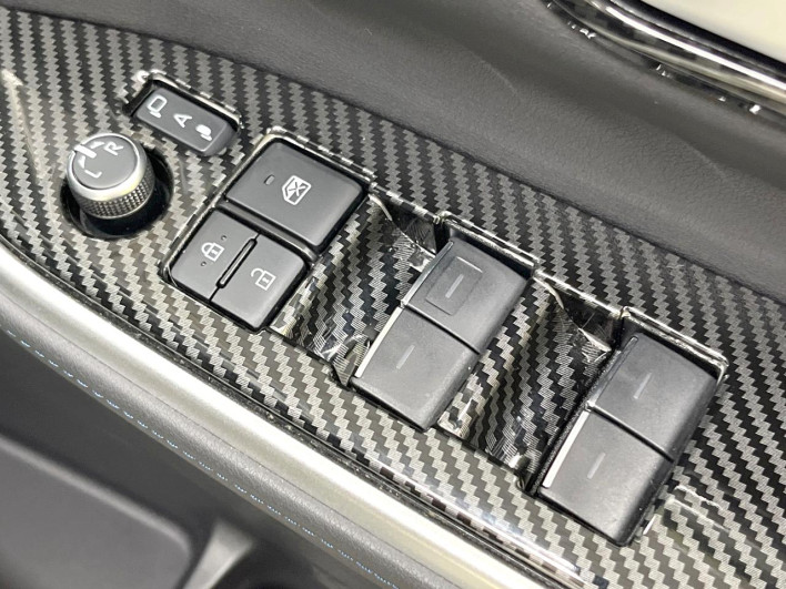 2023 Toyota Voxy 6AA-ZWR90W (UW-69fab0026bbe4)[14]