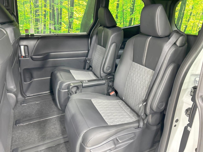 2025 Toyota Noah 6AA-ZWR90W (UW-69fab00423184)[22]