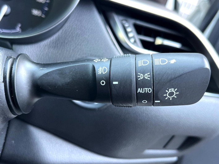 2019 Toyota C-HR DAA-ZYX10 (UW-69fab005a015f)[23]