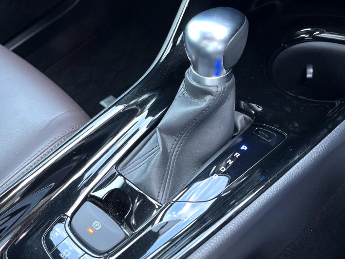 2019 Toyota C-HR DAA-ZYX10 (UW-69fab005a015f)[28]