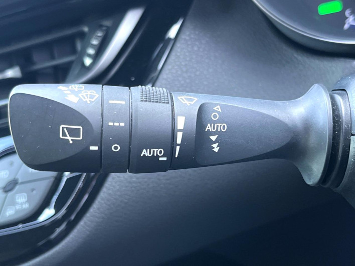 2019 Toyota C-HR DAA-ZYX10 (UW-69fab005a015f)[24]