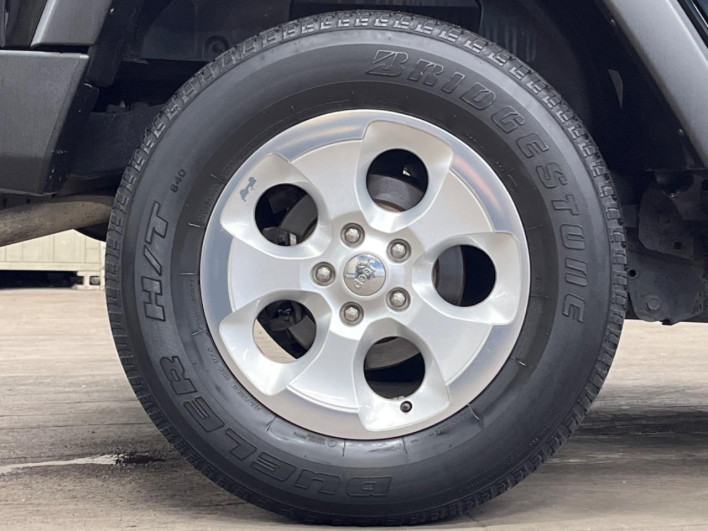 2016 Chrysler Jeep Wrangler Unlimited ABA-JK36L (UW-69fc0092d88bd)[25]