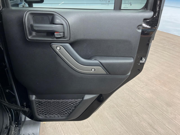 2016 Chrysler Jeep Wrangler Unlimited ABA-JK36L (UW-69fc0092d88bd)[28]