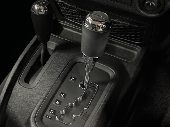 2016 Chrysler Jeep Wrangler Unlimited ABA-JK36L (UW-69fc0092d88bd)[9]
