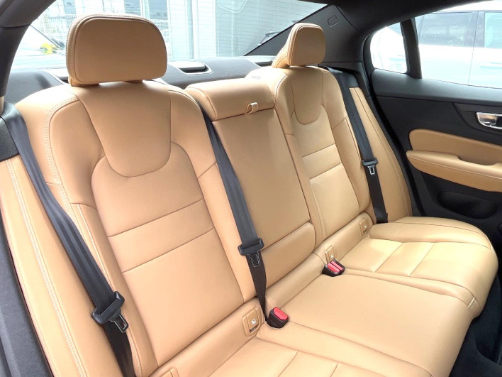 2024 Volvo S60 5AA-ZB420TM2 (UW-69fc0093dde98)[20]