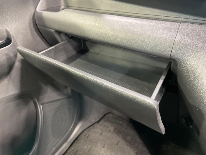 2019 Mitsubishi eK Cross 5AA-B34W (UW-69fc00b1686a8)[28]