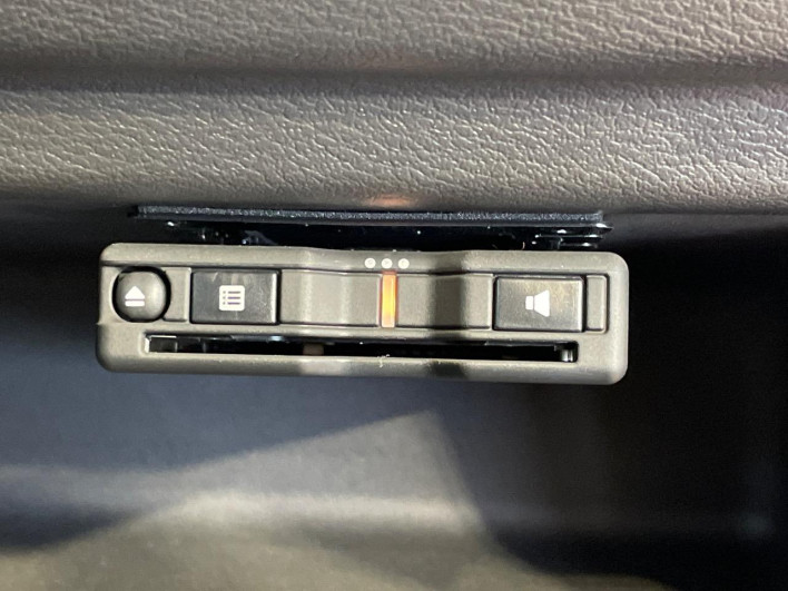 2019 Mitsubishi eK Cross 5AA-B34W (UW-69fc00b1686a8)[19]