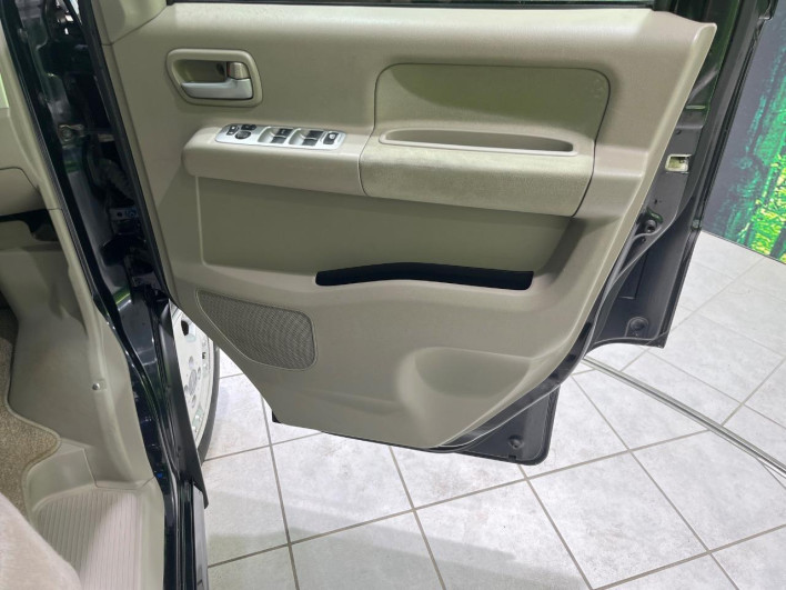 2012 Suzuki Every Wagon ABA-DA64W (UW-69fc00b9e92d0)[15]