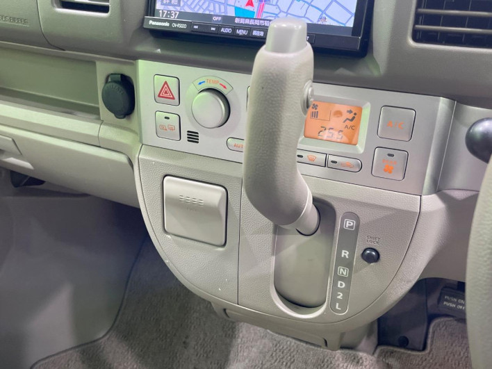2012 Suzuki Every Wagon ABA-DA64W (UW-69fc00b9e92d0)[29]